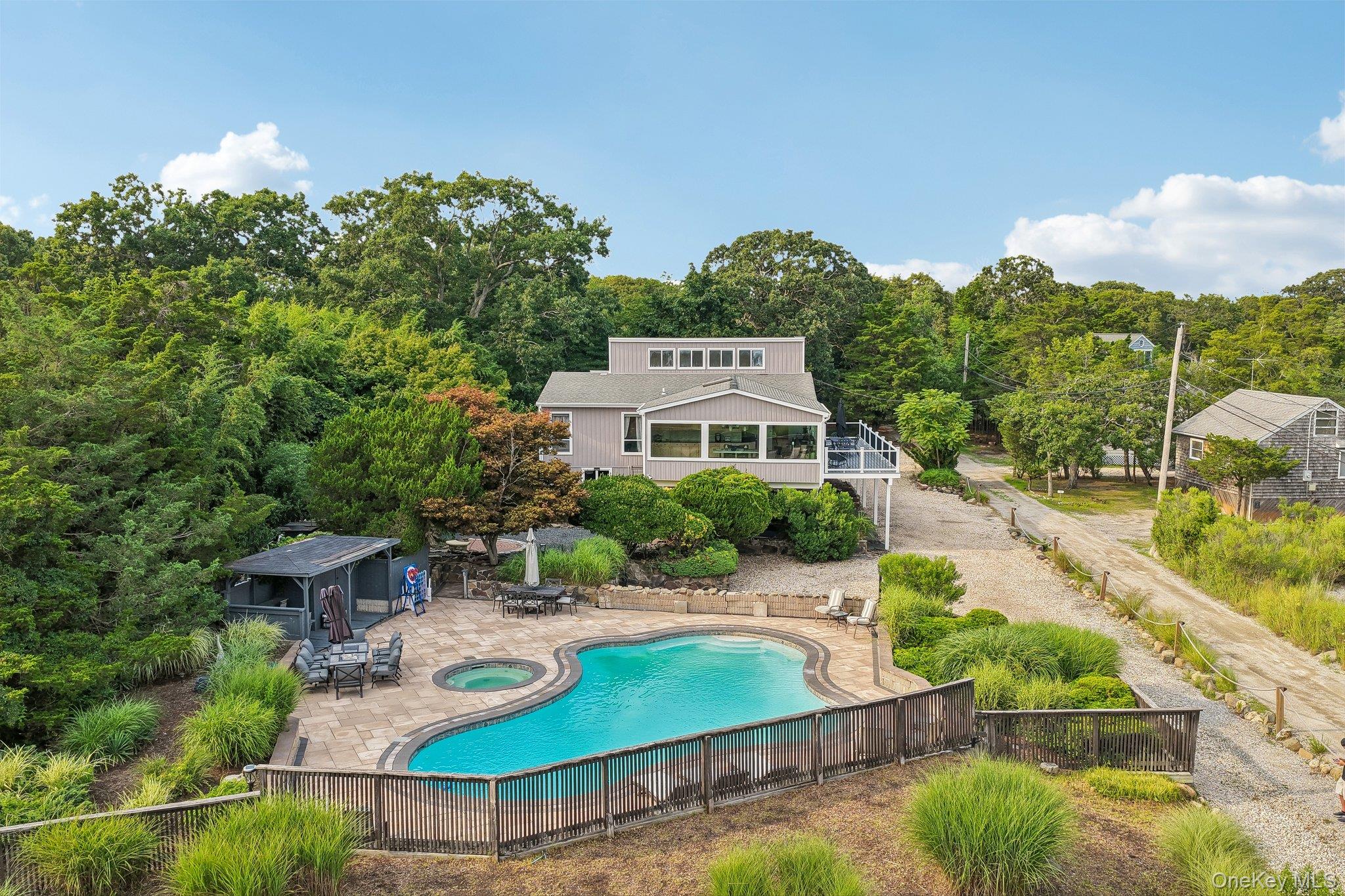 588 E. Long Beach Road, Nissequogue NY 11780
