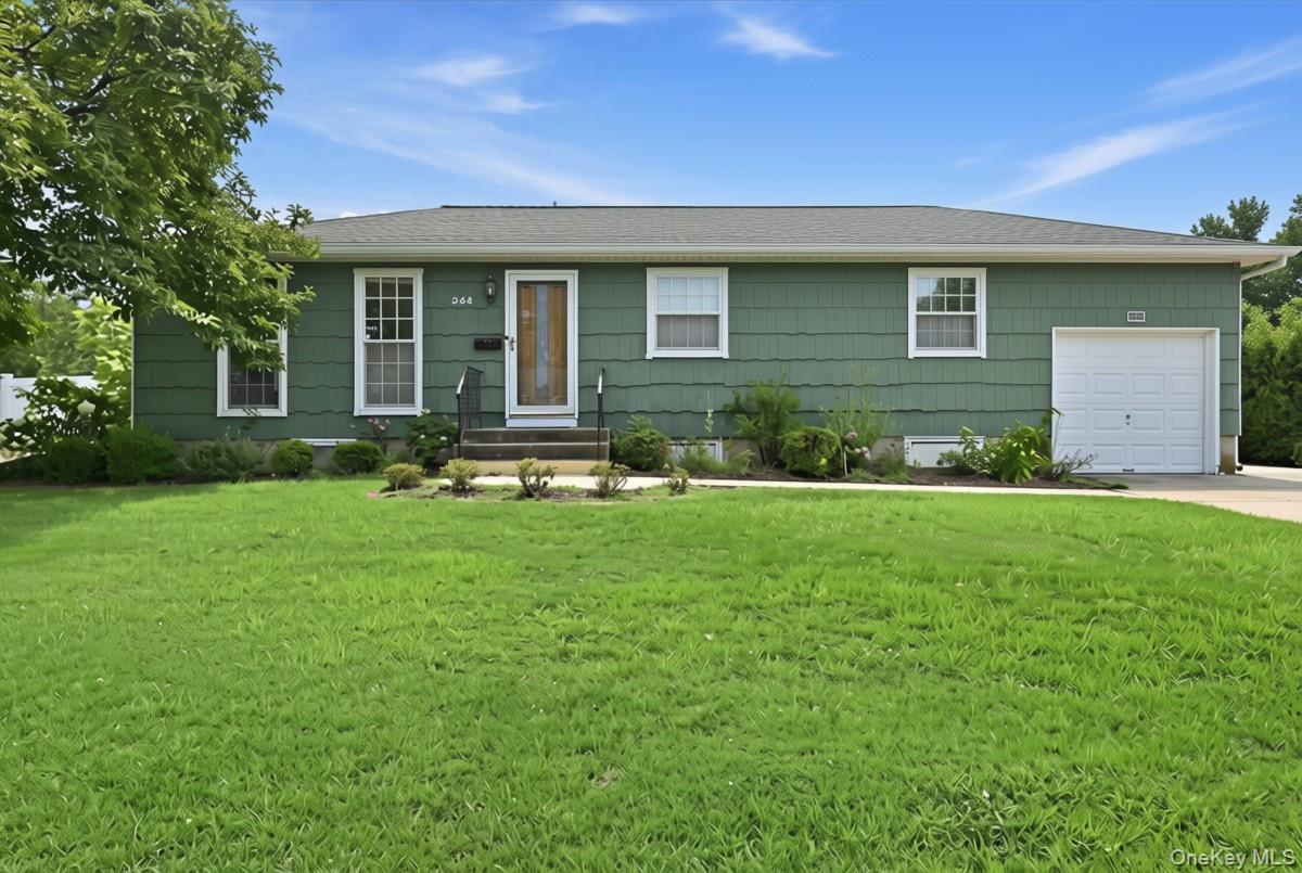 244 Neptune Avenue, West Babylon NY 11704