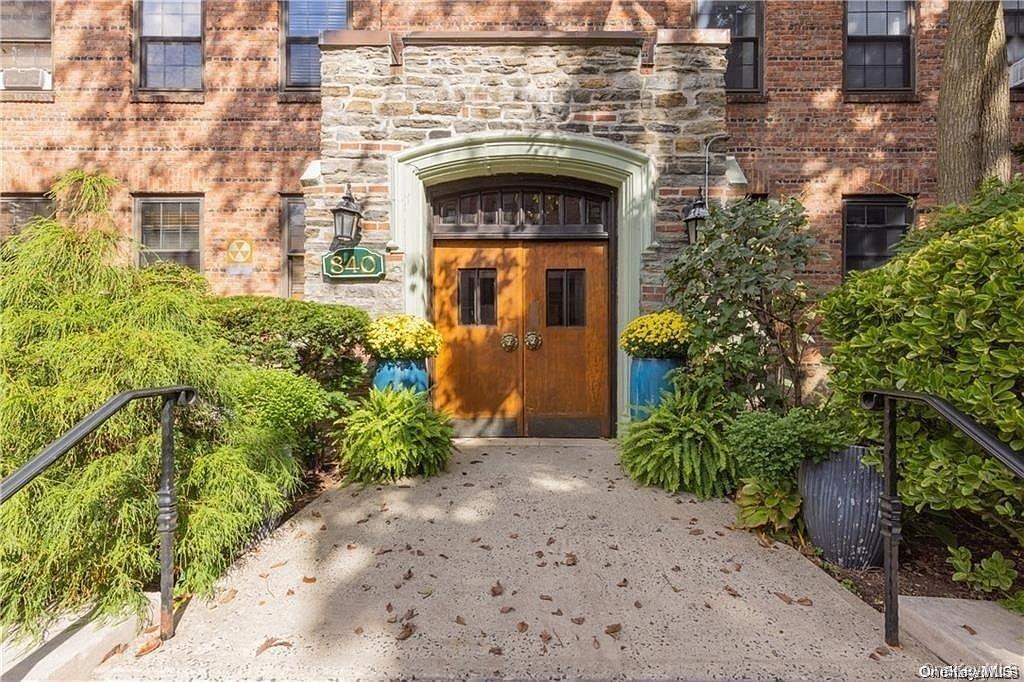 840 Bronx River Road Unit 3B, Yonkers NY 10701