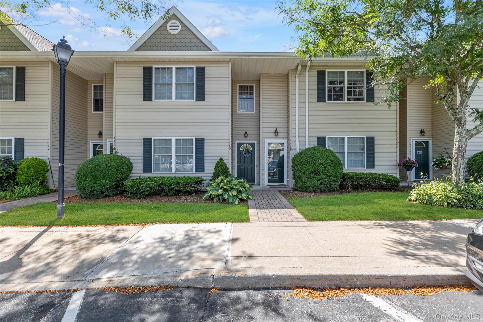 1118 Savoy Drive, Melville NY 11747