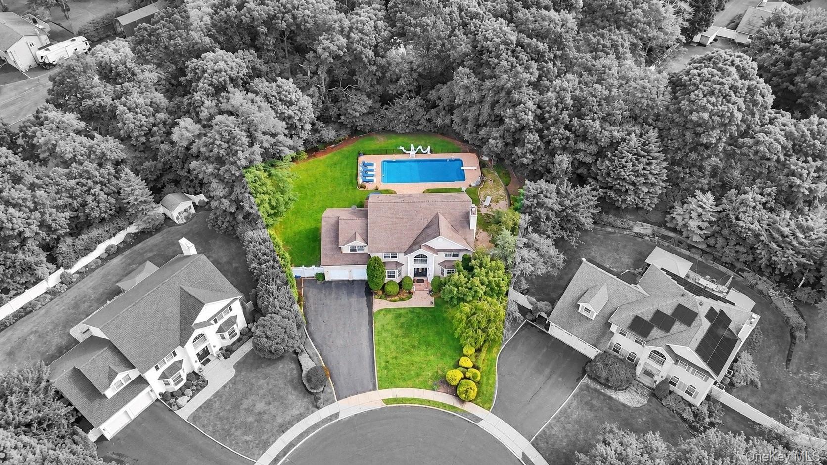 5 Sky View Court, Hauppauge NY 11788