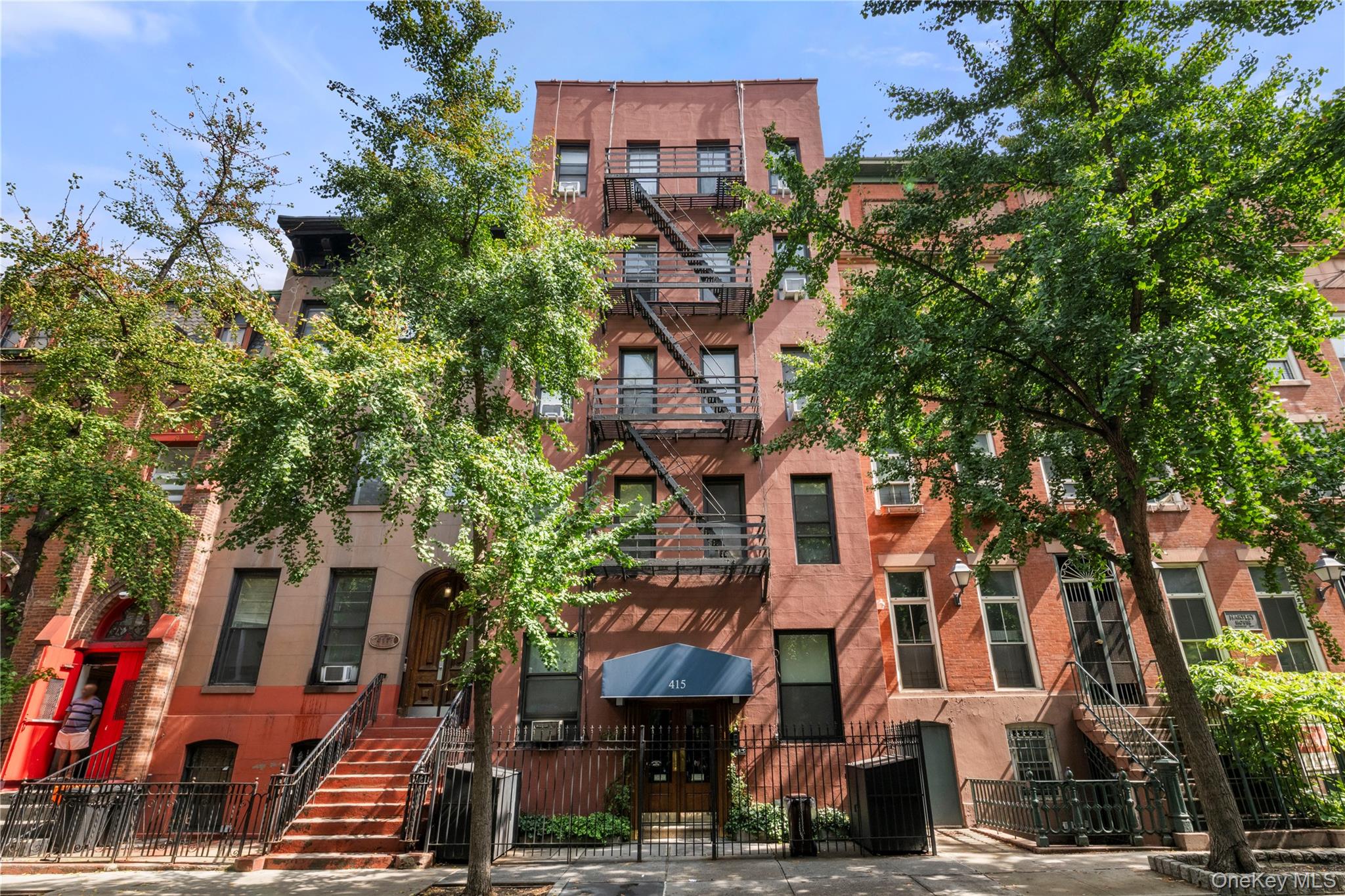 415 W 46 Street Unit 2D, Manhattan NY 10036