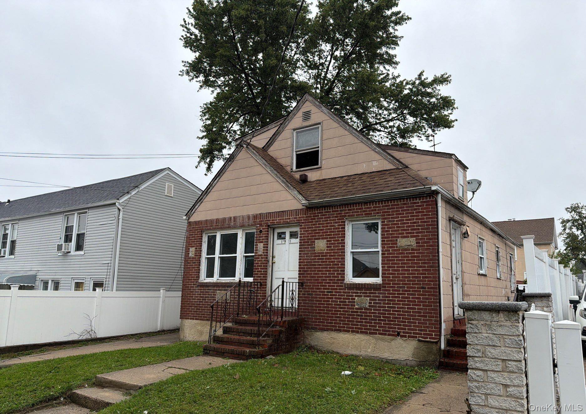 119-11 194th Street, Saint Albans NY 11412
