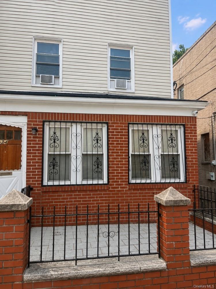 834 E 229th Street, Bronx NY 10466