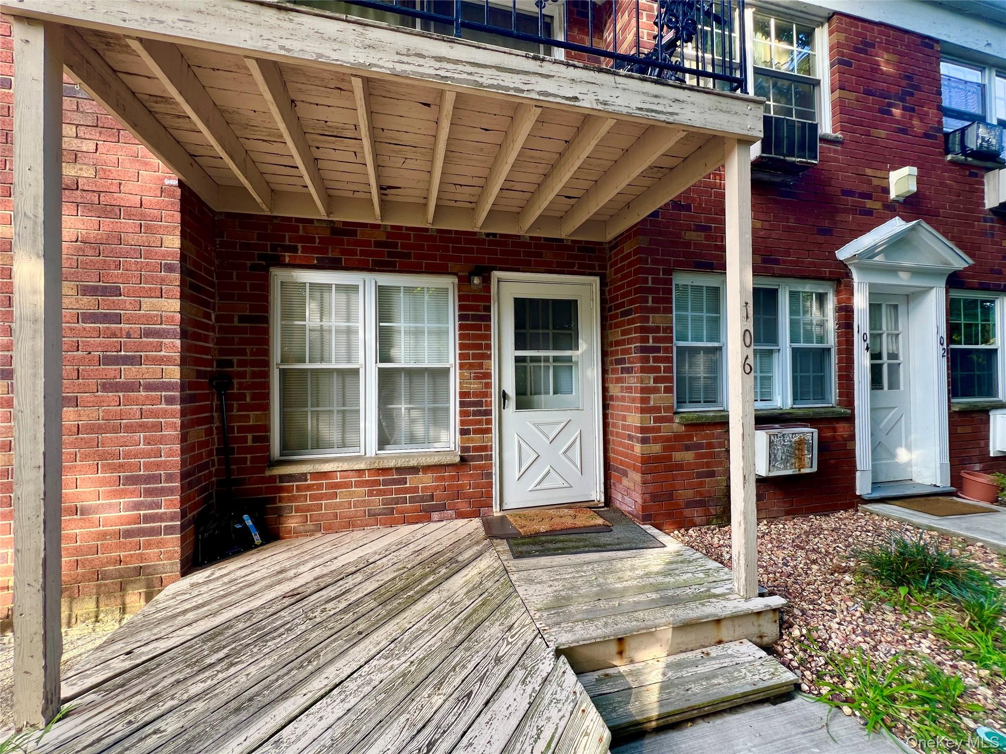 4 COLONIAL Road Unit 106, Beacon NY 12508