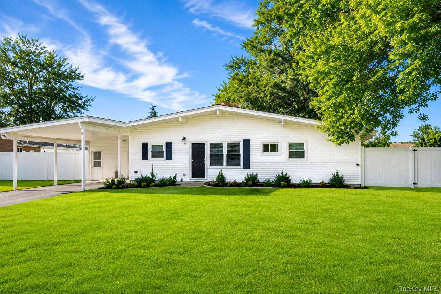 25 Beverly Street, Islip NY 11751