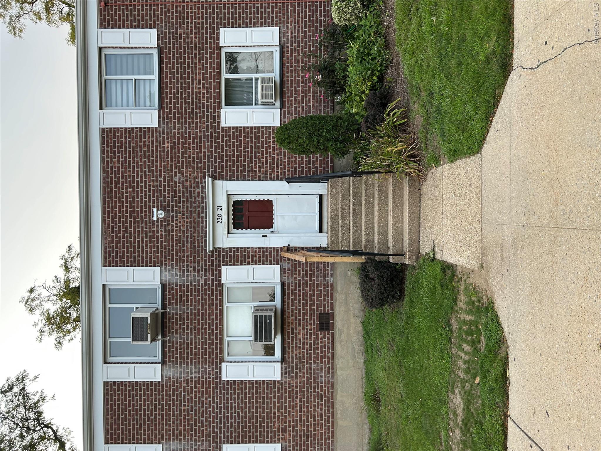 220-21 Hillside Avenue Unit Upper, Queens Village NY 11427
