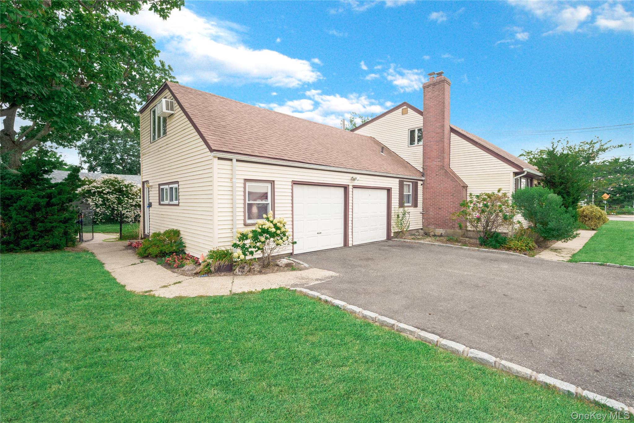 280 S Bayview Avenue, Amityville NY 11701
