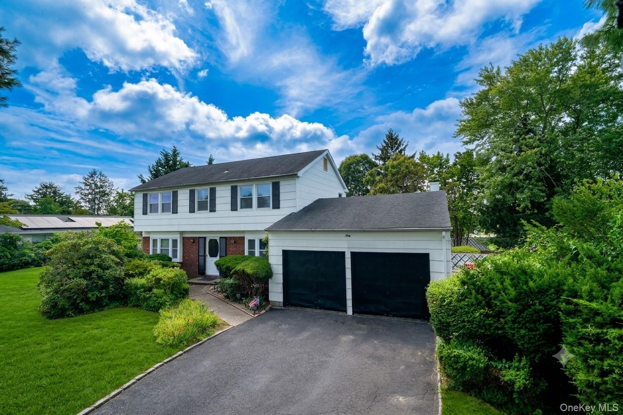30 Segatogue Lane, South Setauket NY 11720