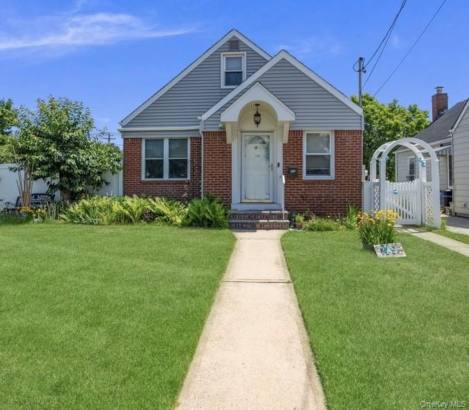 149 Arlington Street, Mineola NY 11501