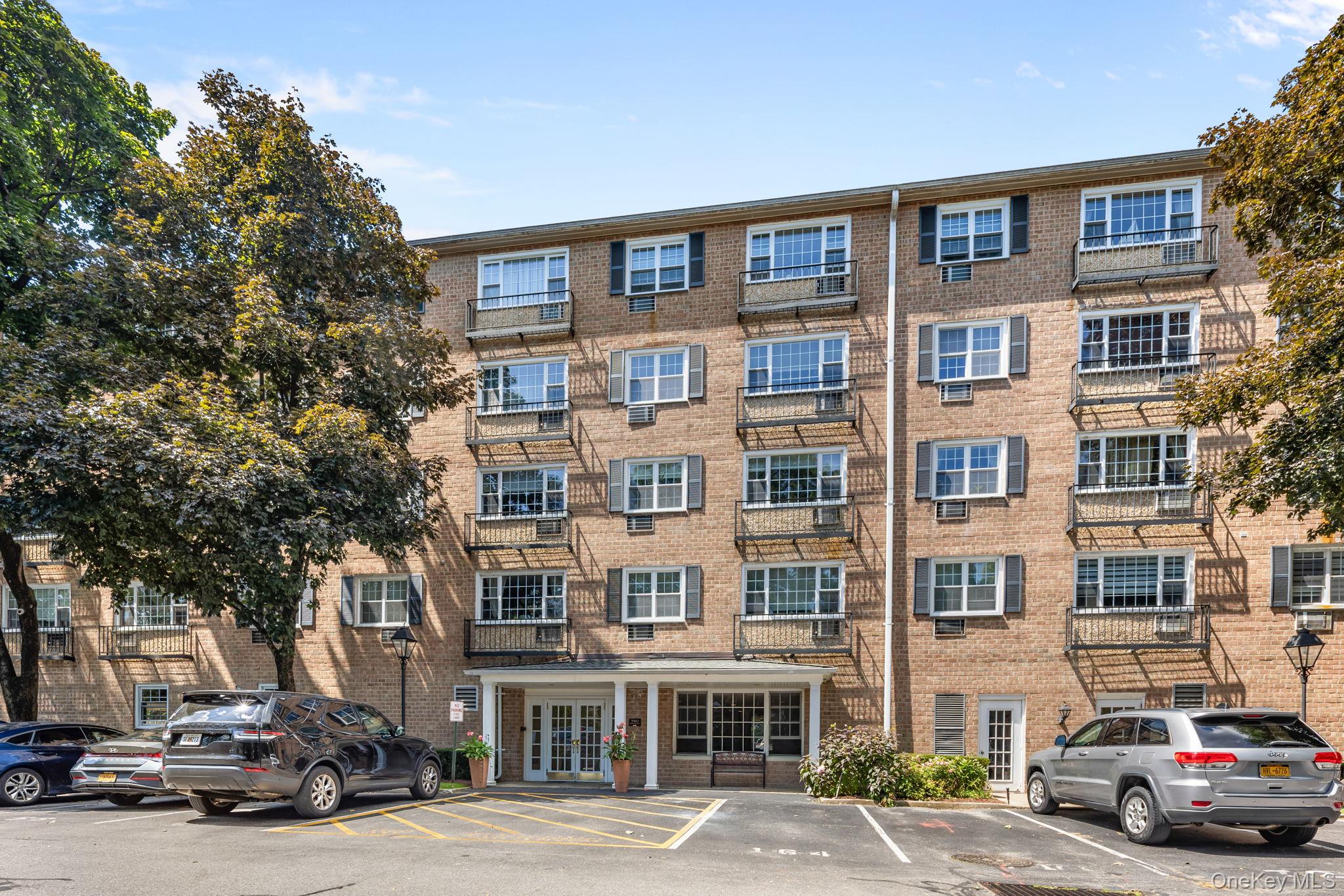 2 Consulate Drive Unit 3G, Tuckahoe NY 10707