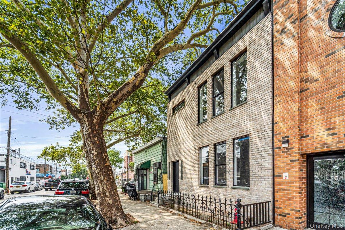 5142 35th Street, Long Island City NY 11101