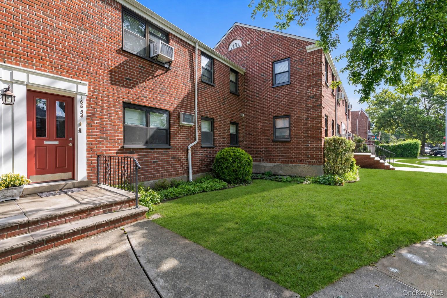 166-54 17th Road Unit 1, Whitestone NY 11357