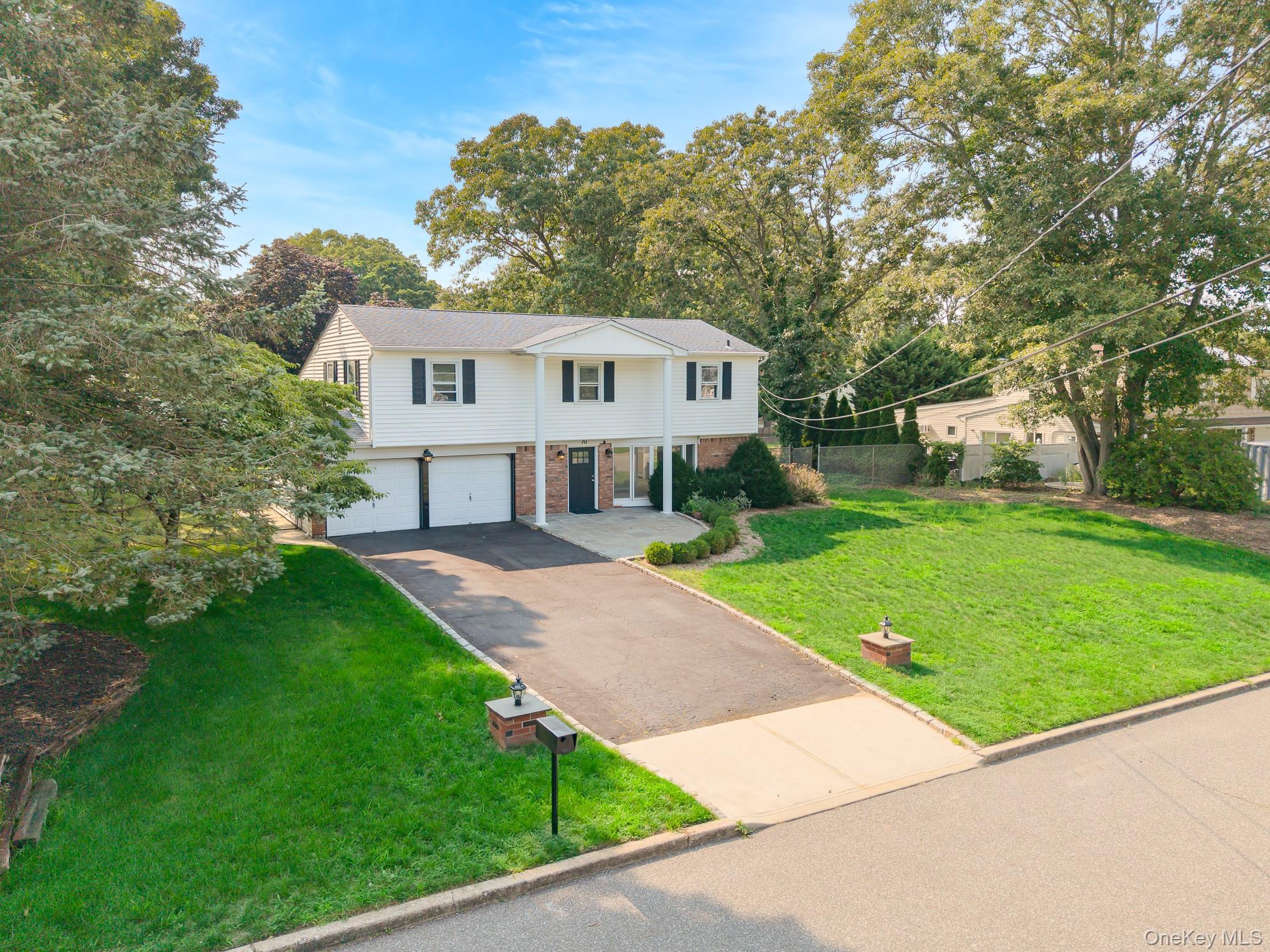 70 Woodview Lane, Centereach NY 11720