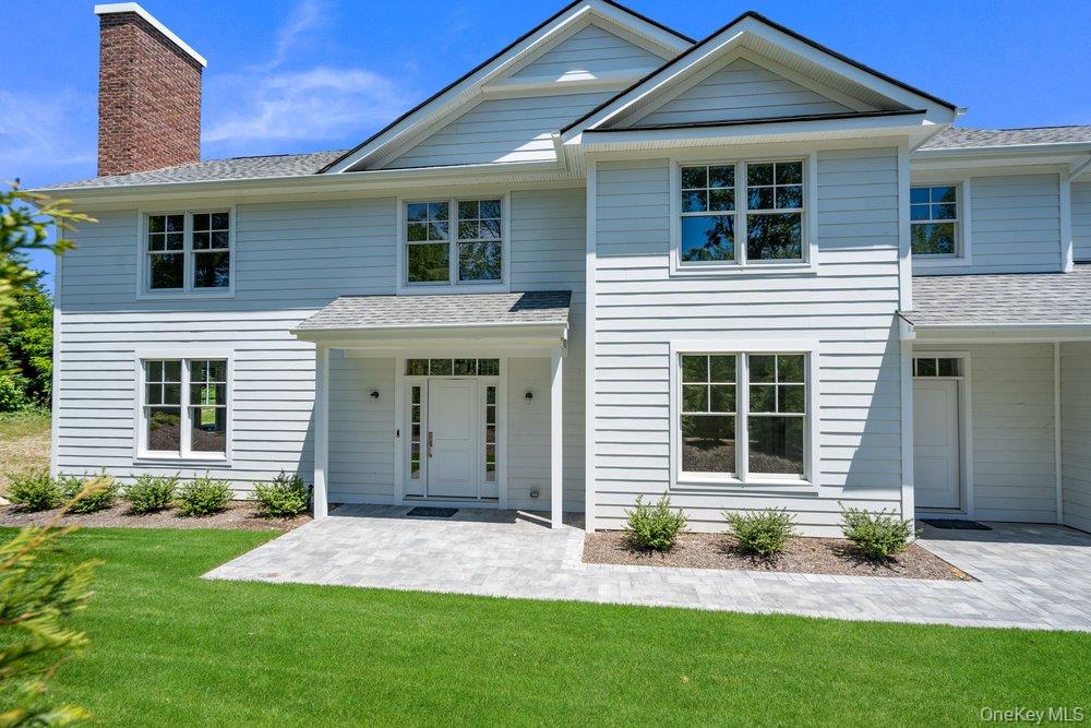44 Plainview Road, Woodbury NY 11797