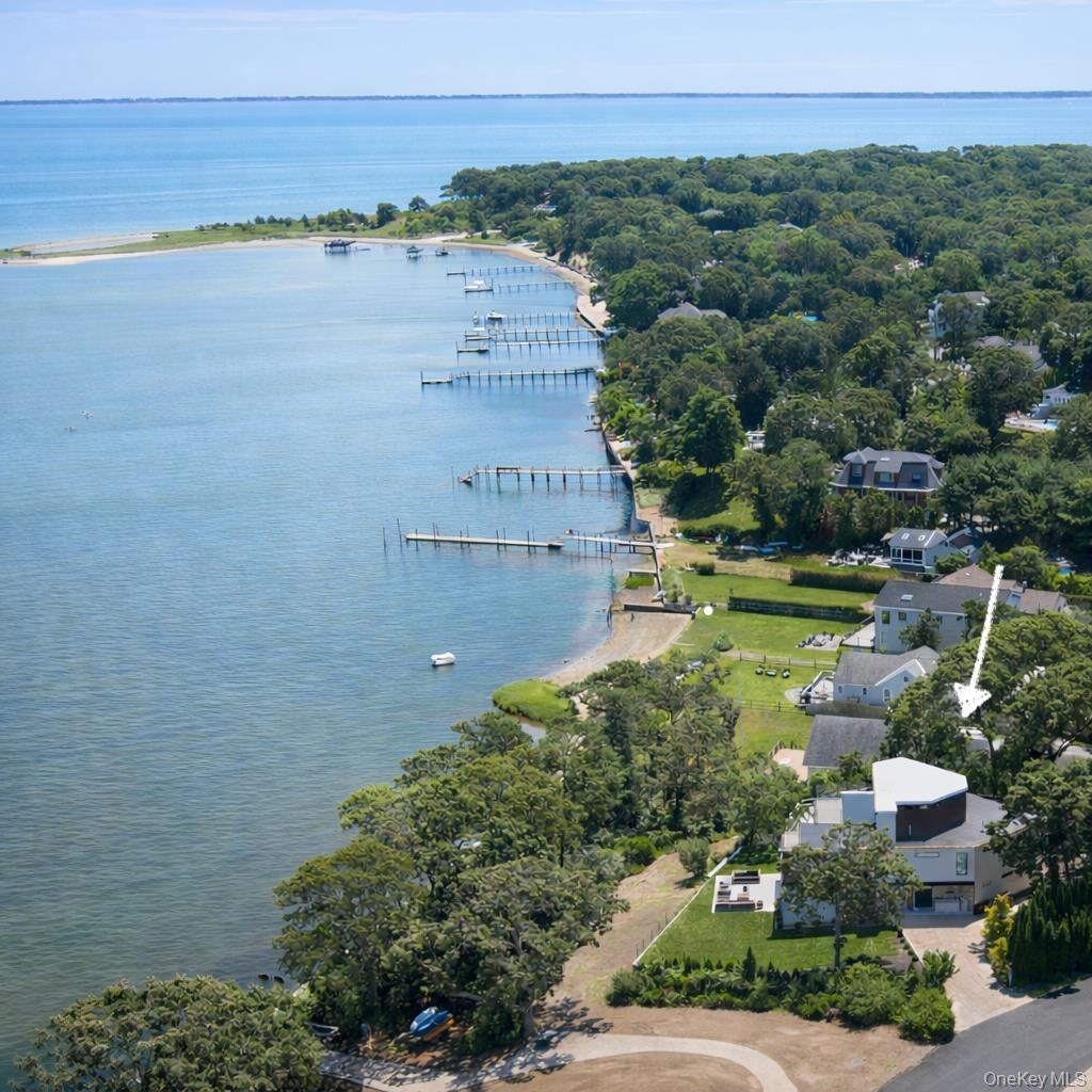 10 Bay View Drive, Hampton Bays NY 11946