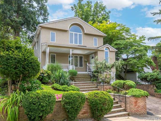 3 Woodland Avenue, Glenwood Landing NY 11547