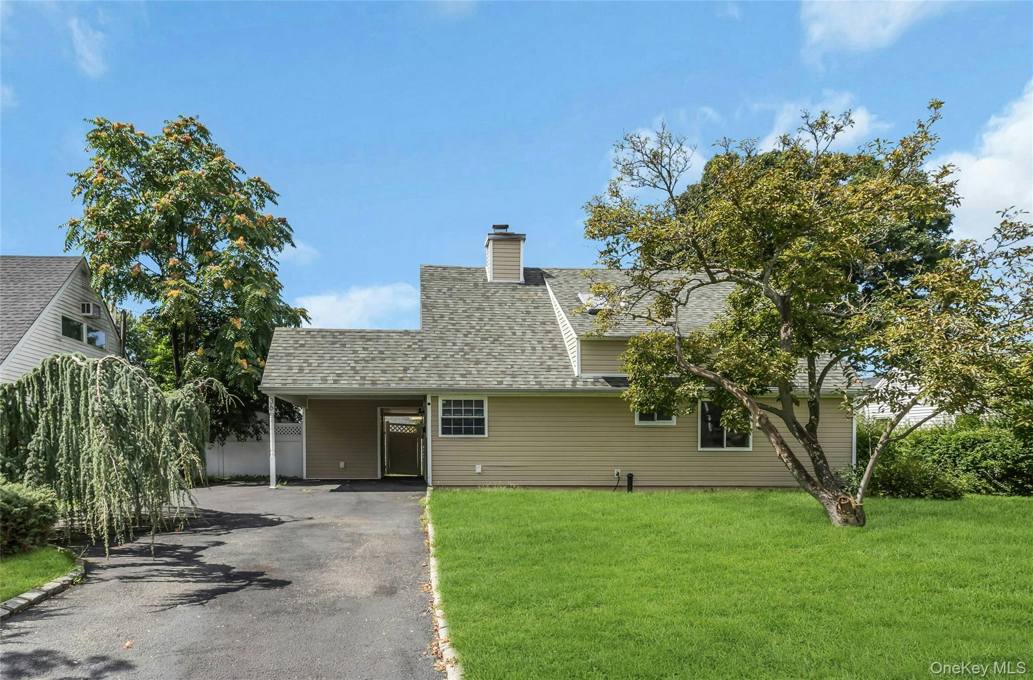 36 Atlas Lane, Hicksville NY 11801