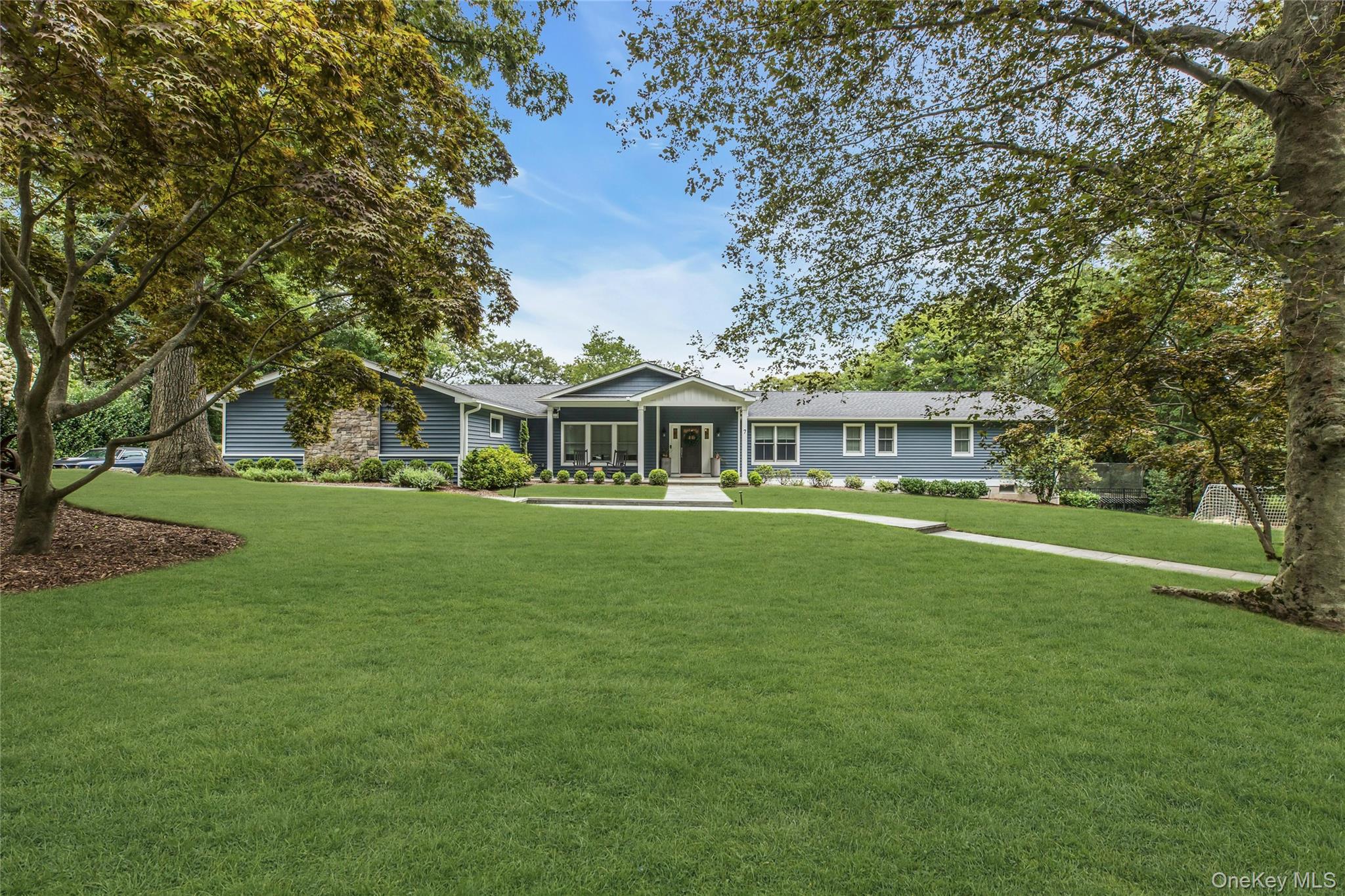 7 Ridge Drive, Melville NY 11747