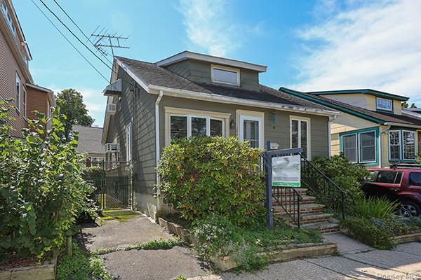 233 8th Avenue, Sea Cliff NY 11579