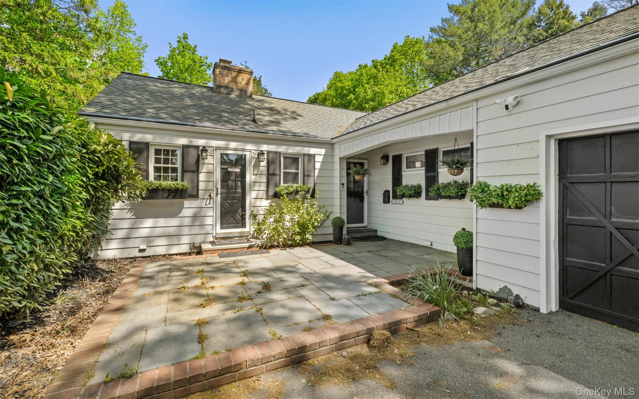194 W Neck Road, Huntington NY 11743