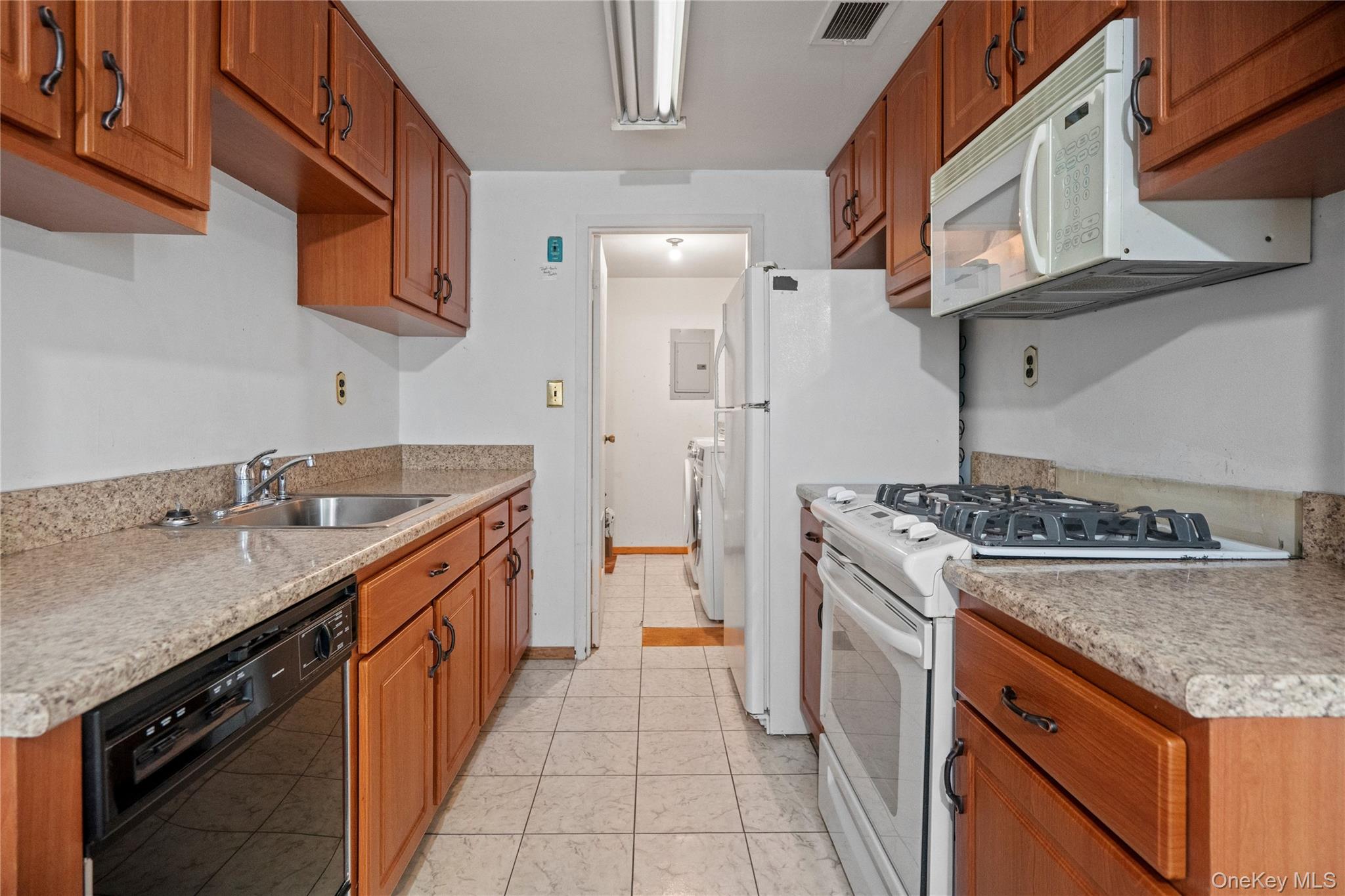 221 Sagamore Hills Drive Unit 221, Port Jefferson Station NY 11776