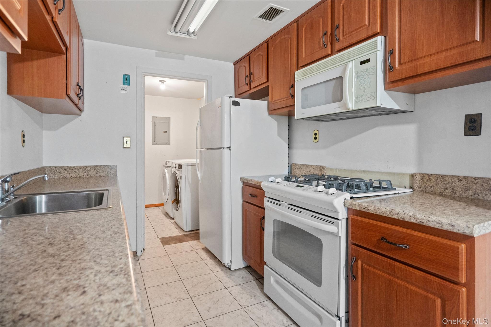 221 Sagamore Hills Drive Unit 221, Port Jefferson Station NY 11776