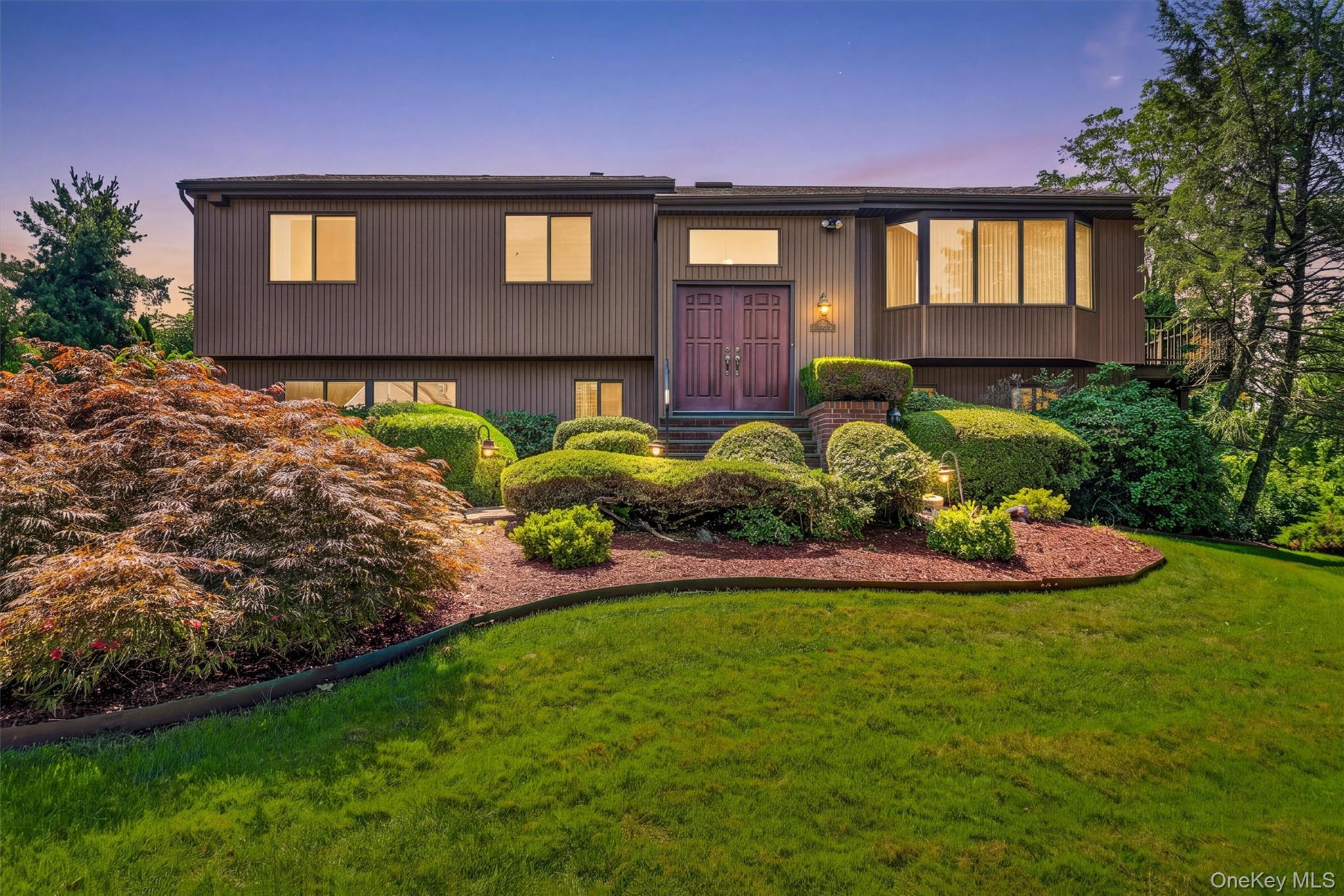 99 Skyview Lane, New Rochelle NY 10804