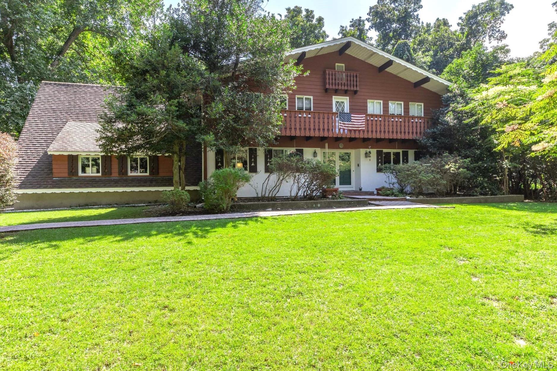 1 Valleywood Court W, Head Of The Harbor NY 11780