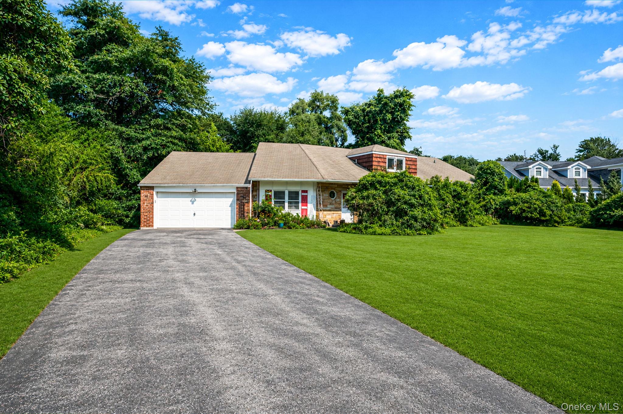893 Gardiner Drive, Bay Shore NY 11706