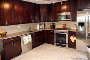 18-05 215 Street Unit 11 K, Bayside NY 11360