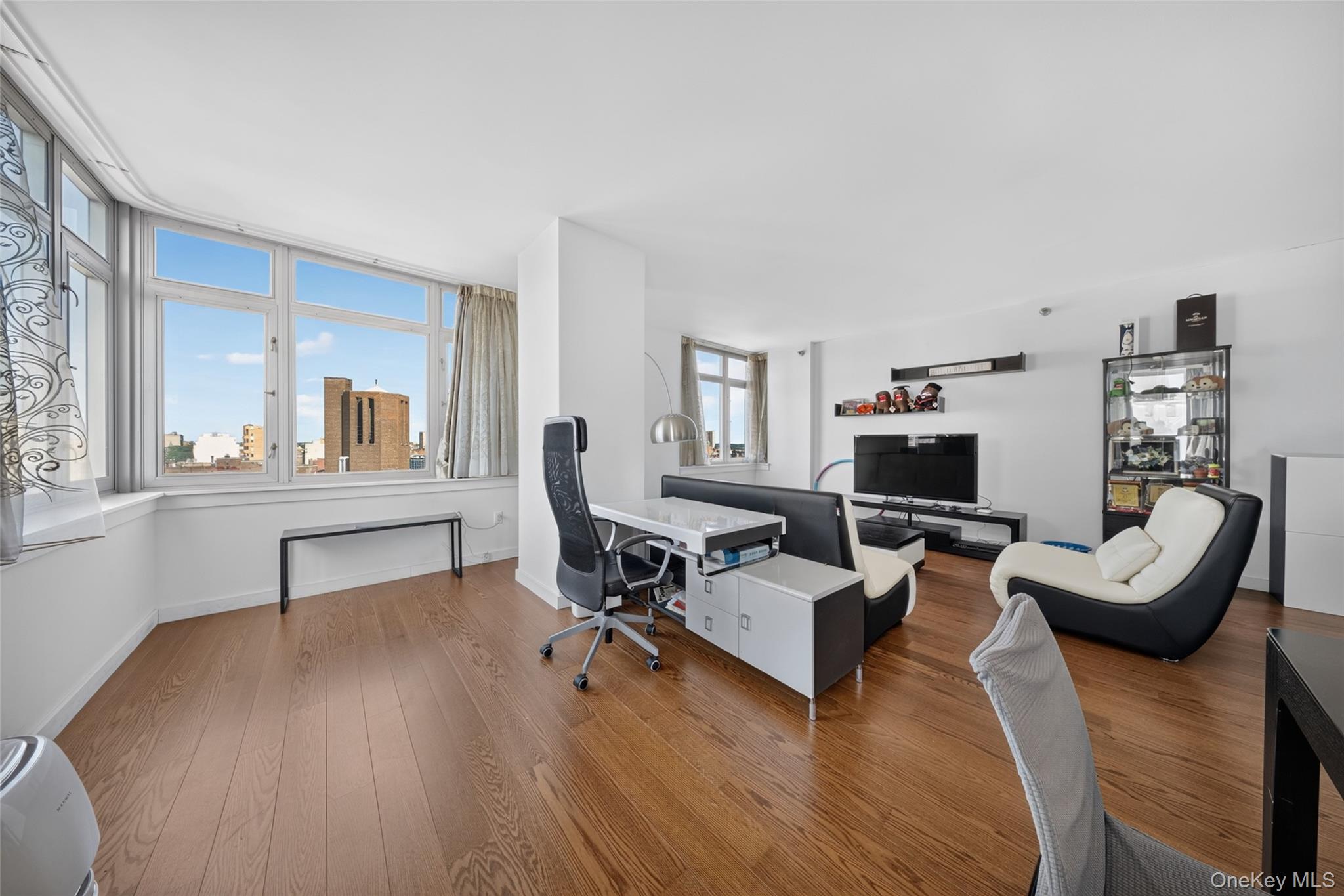 40-26 College Point Boulevard Unit 16F, Flushing NY 11354