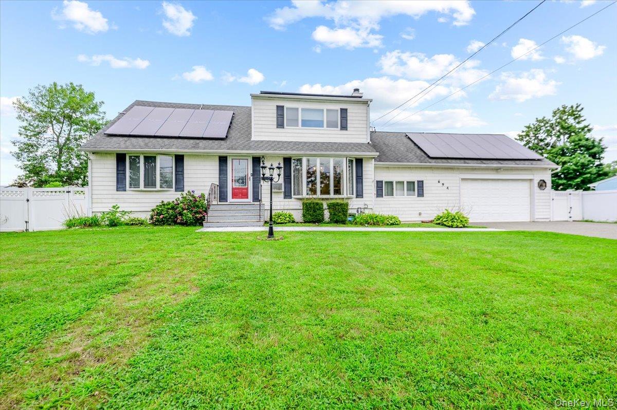 694 Pease Lane, West Islip NY 11795