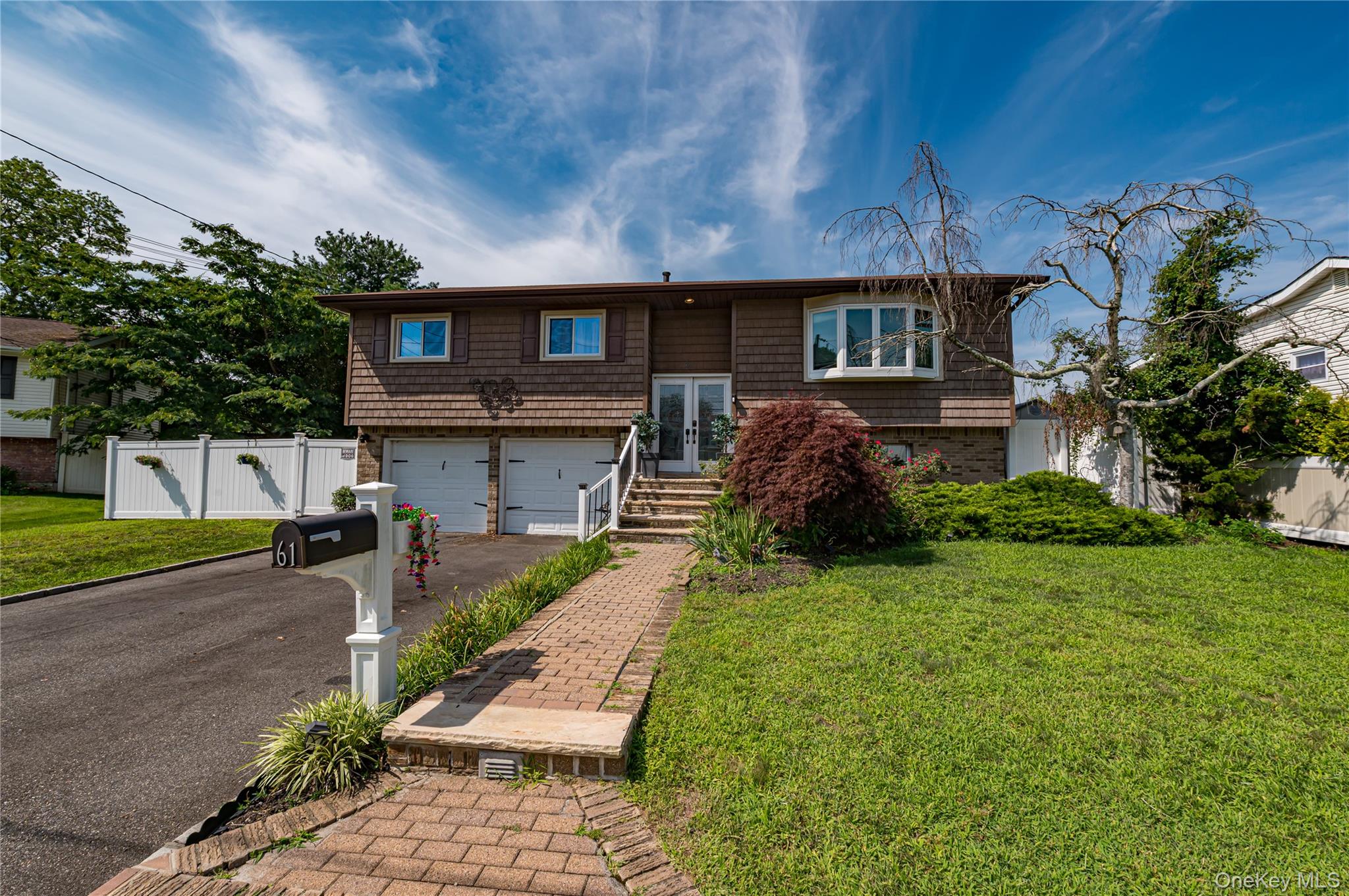 61 Linda Lane, North Babylon NY 11703