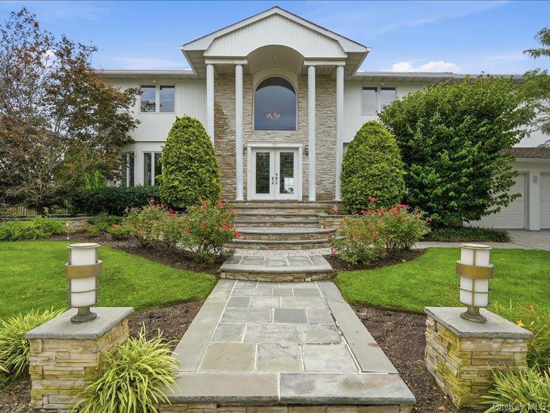 211 Whitewood Drive, Massapequa Park NY 11762