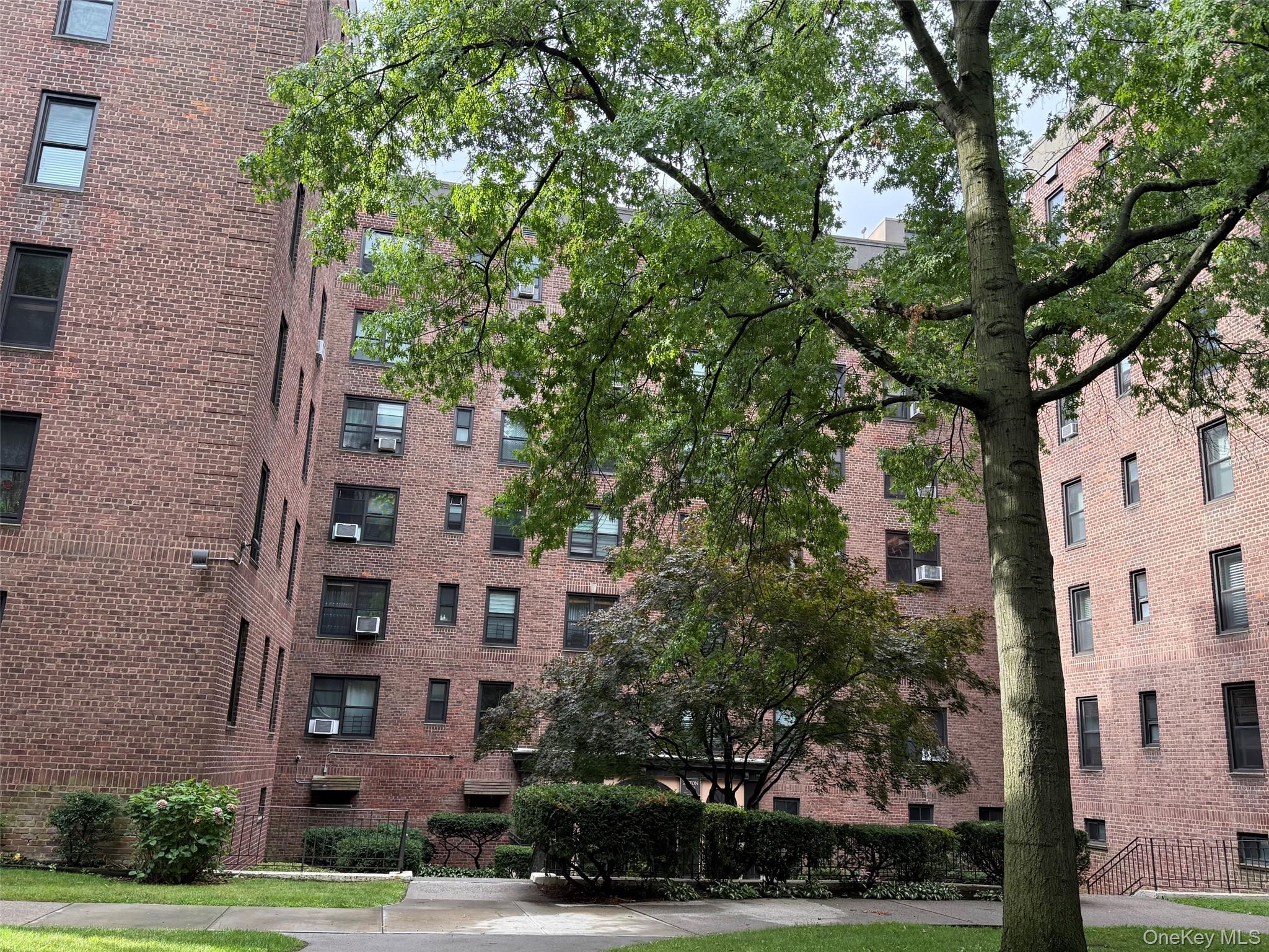 83-85 Woodhaven Boulevard Unit 4F, Woodhaven NY 11421