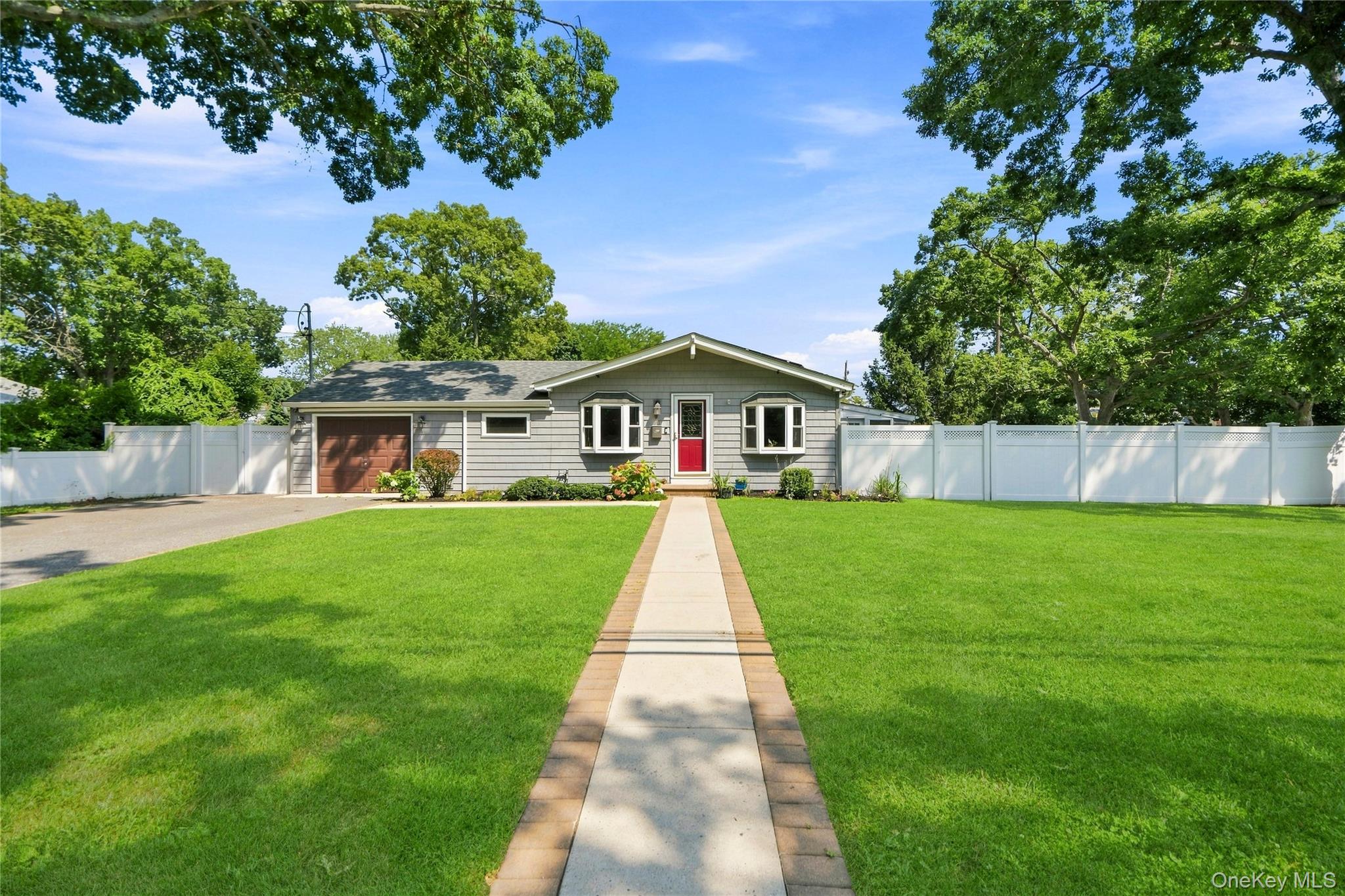 91 Spruce Avenue, West Islip NY 11795