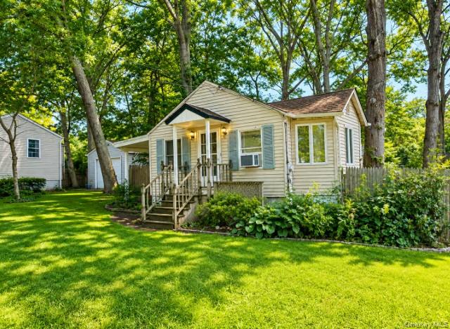 86 N Evergreen Drive, Selden NY 11784