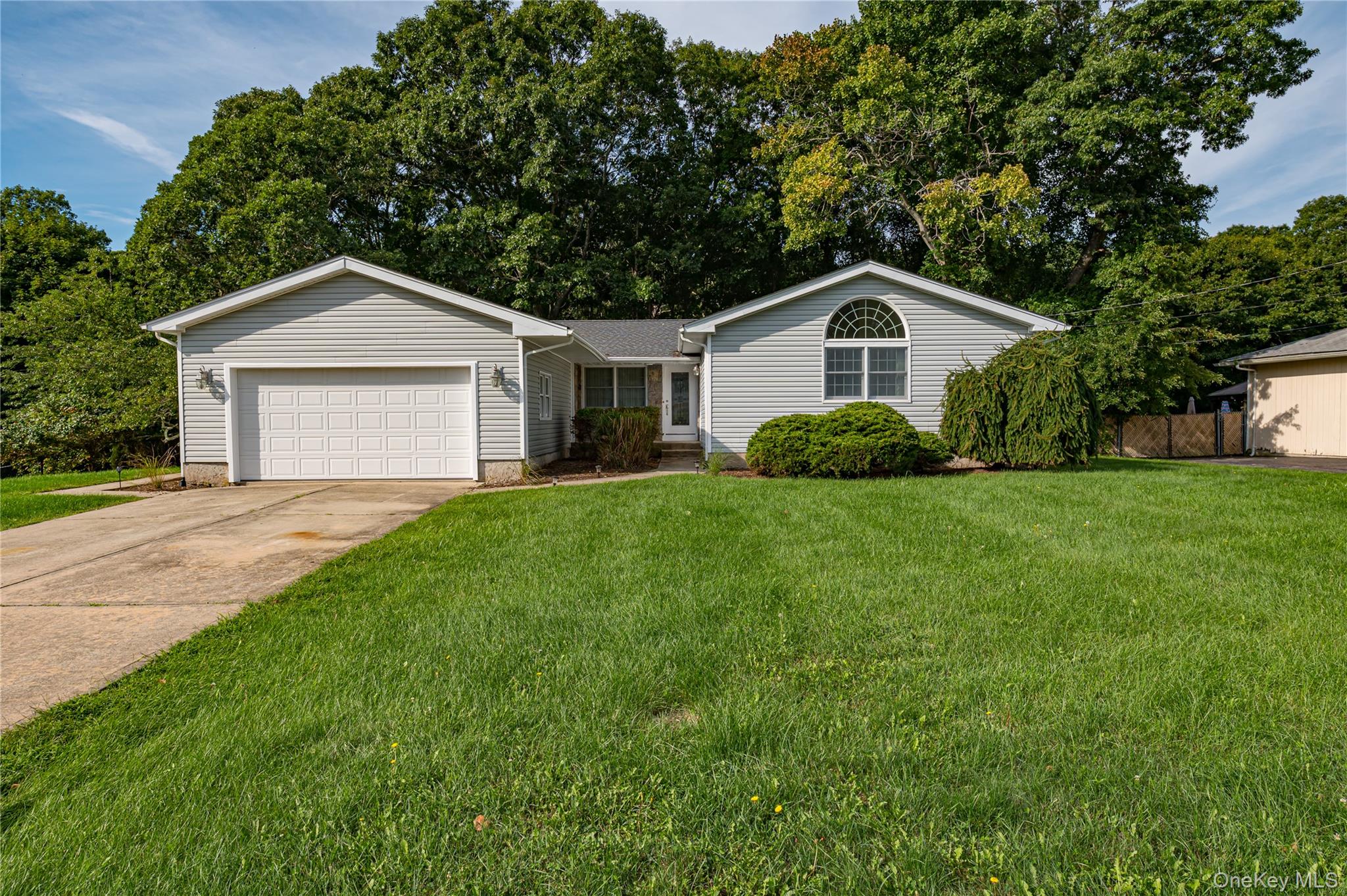 20 Valley Drive, East Moriches NY 11940