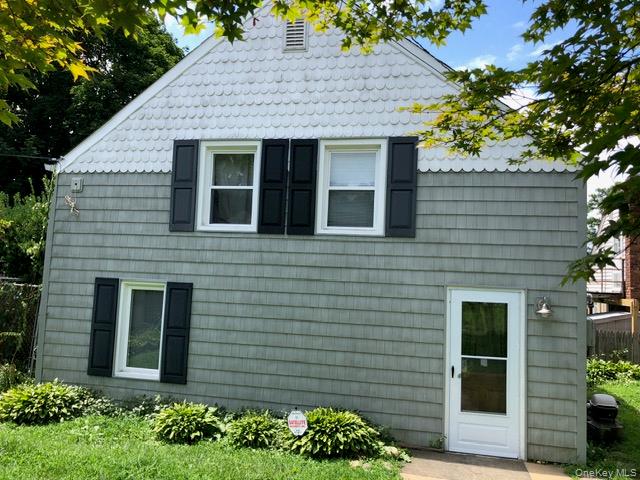 6 Cross Road, Bayville NY 11709