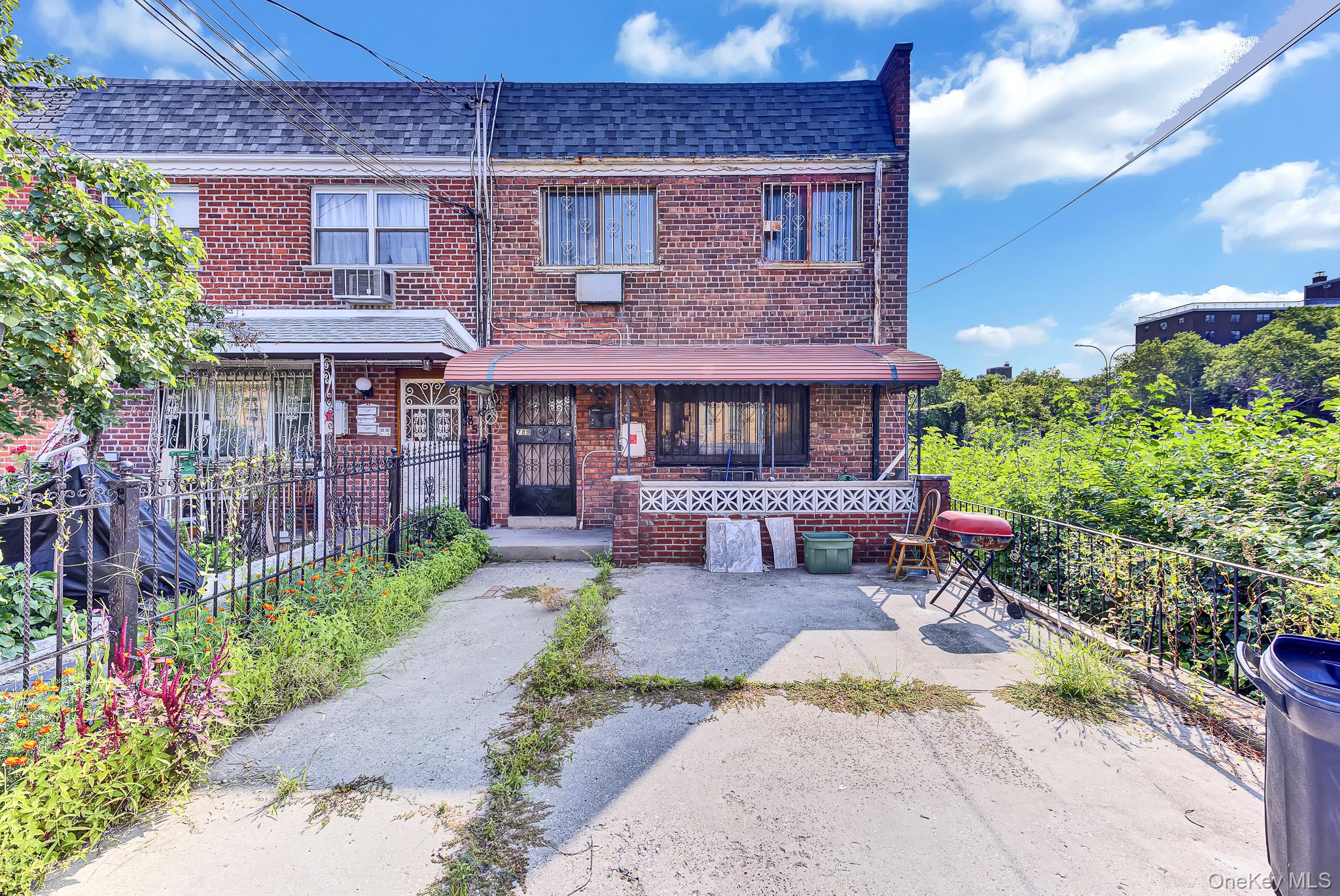 789 Autumn Avenue, Brooklyn NY 11208