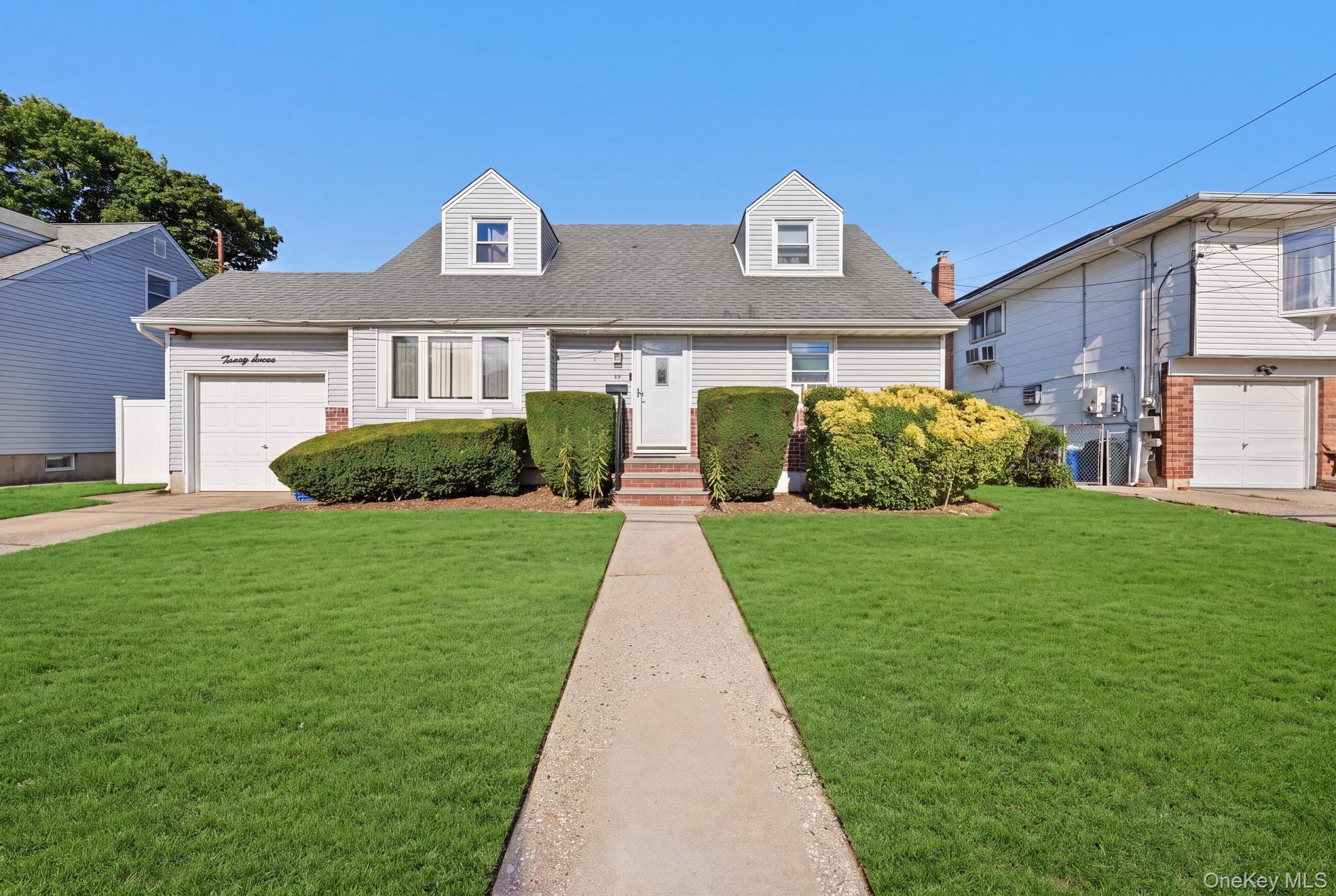 27 Hapsburg Place, Hempstead NY 11550