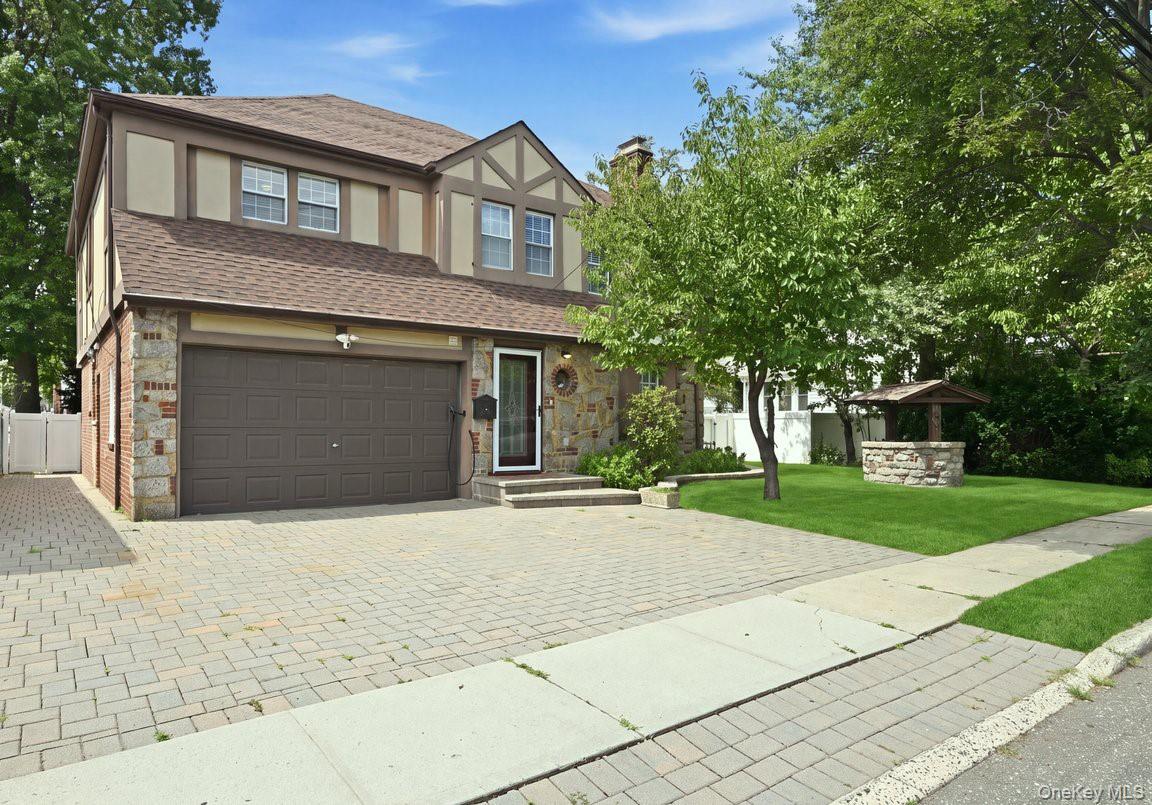 111 N 11th Street, New Hyde Park NY 11040