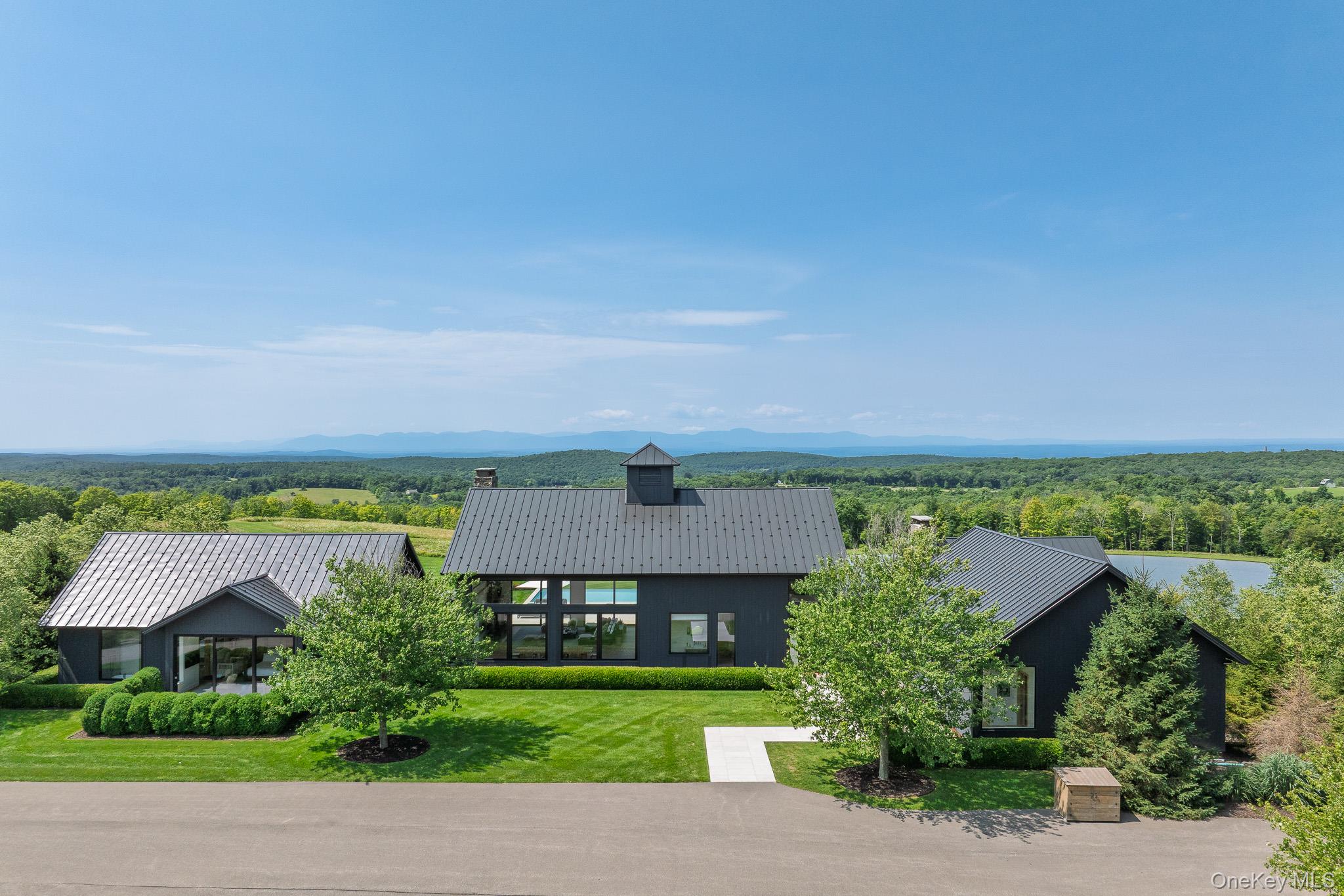 21 Schoolhouse Road, Hillsdale NY 12529