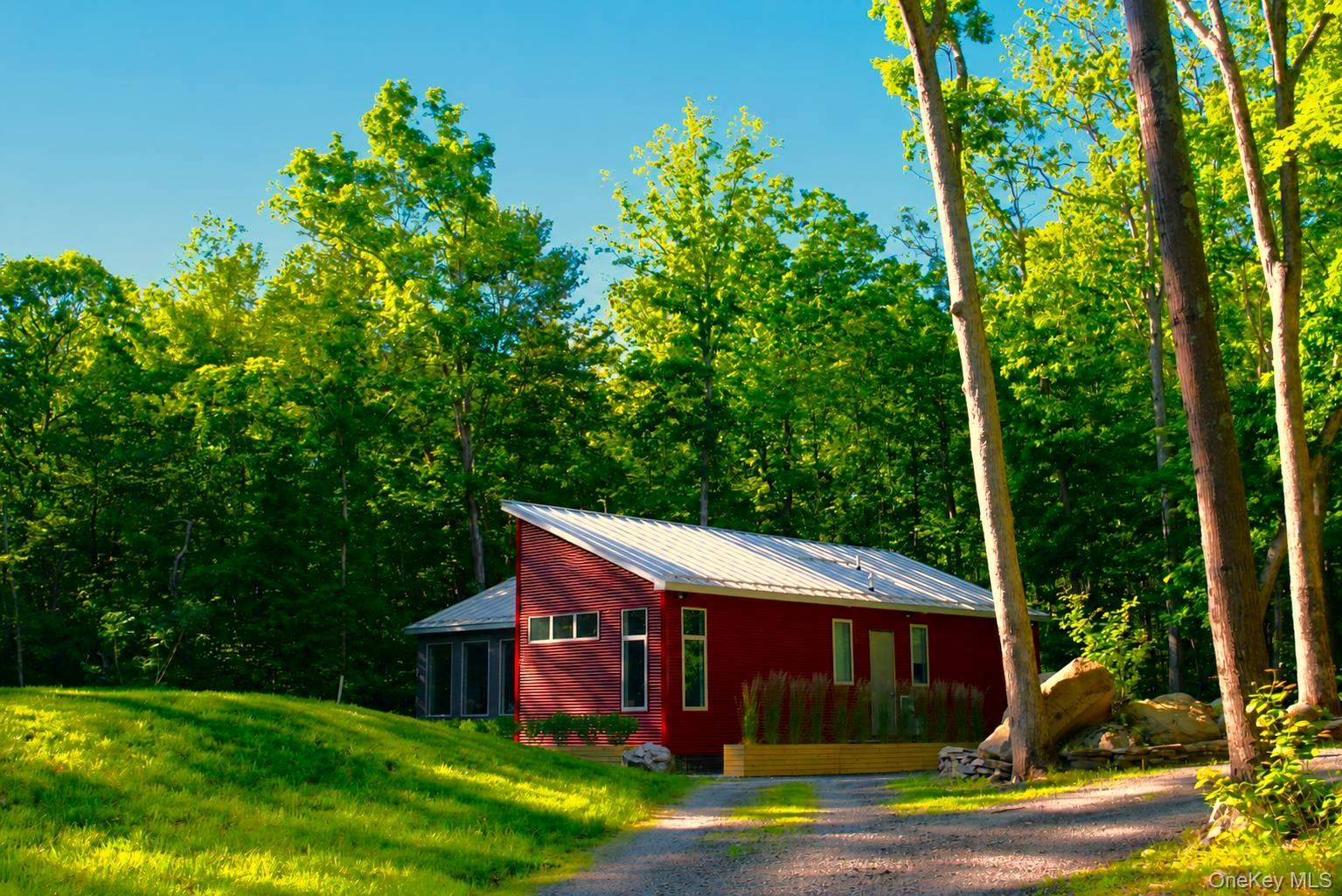 32 Old East Road, Wallkill NY 12589