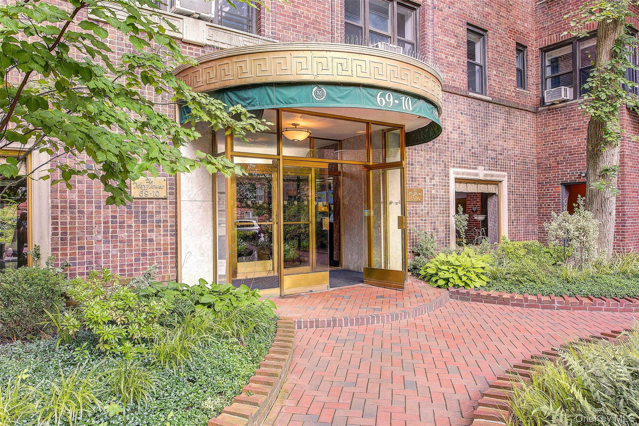 69-10 Yellowstone Boulevard Unit 207, Forest Hills NY 11375