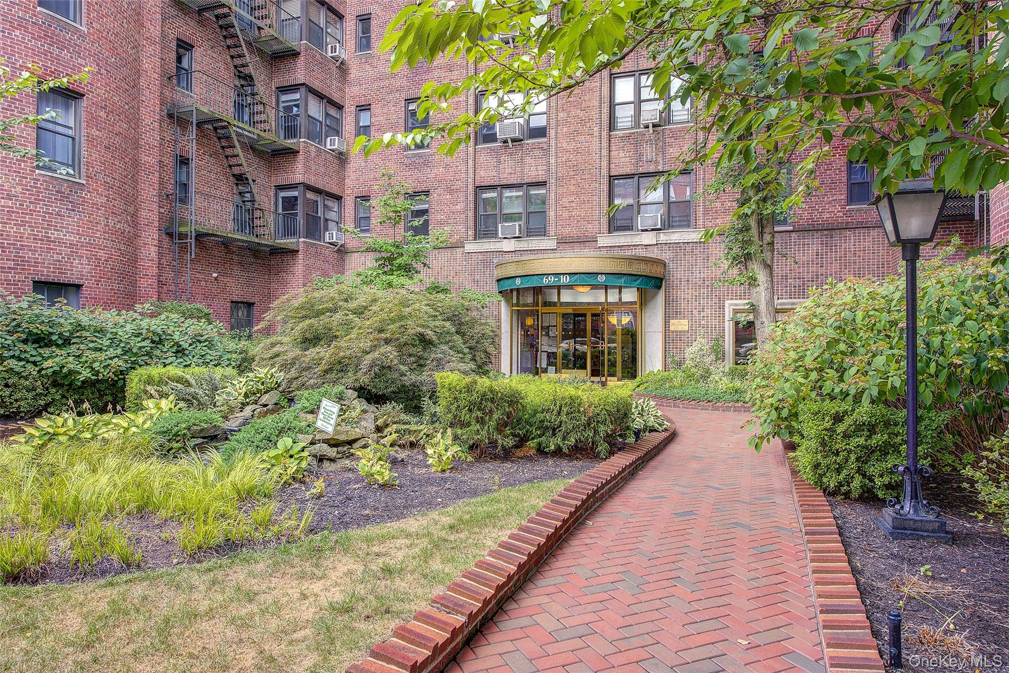 69-10 Yellowstone Boulevard Unit 207, Forest Hills NY 11375