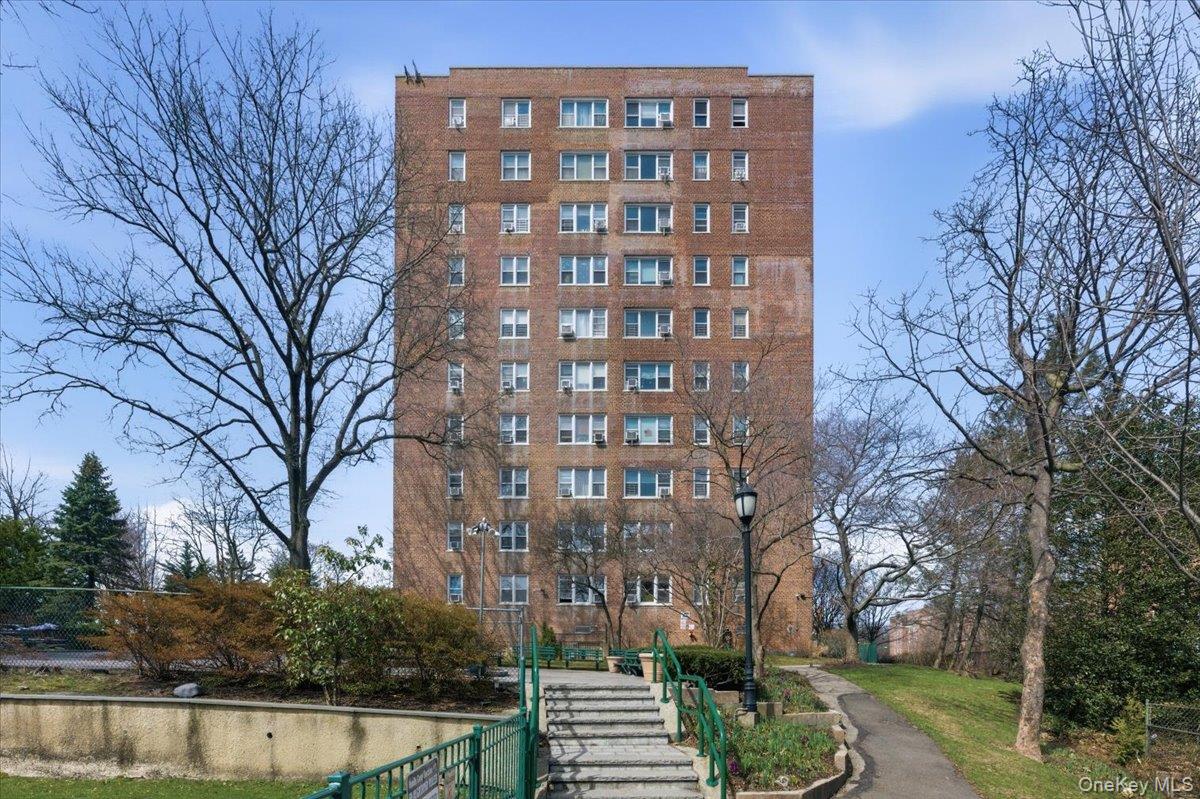 80 Knolls Crescent Unit 6B, Bronx NY 10463