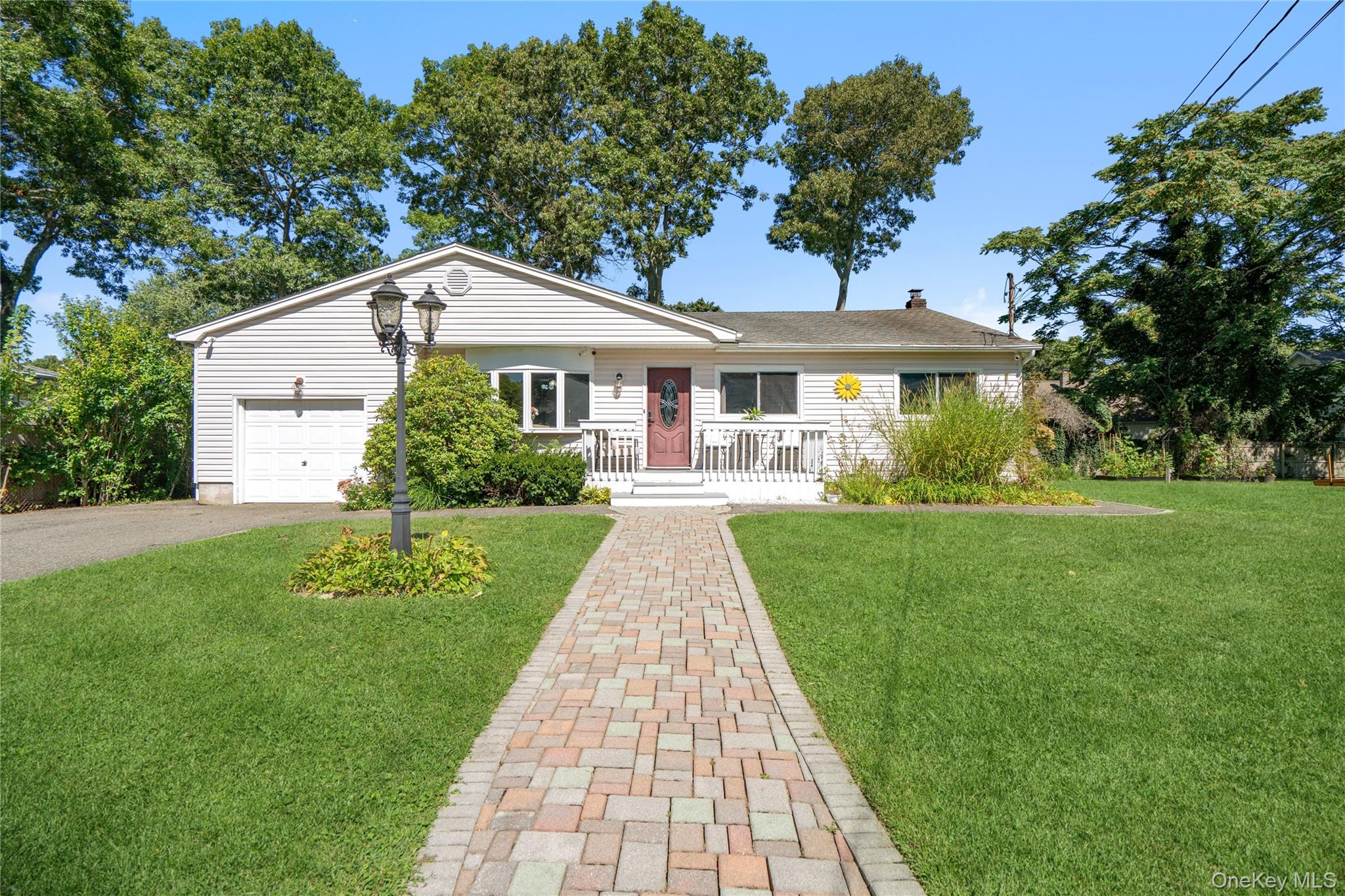 15 Parkwood Drive, Mastic Beach NY 11951