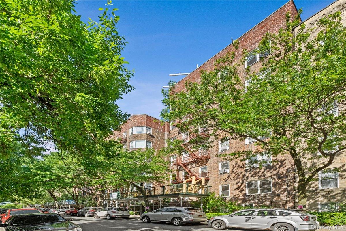 3810 Greystone Avenue Unit 504, Bronx NY 10463
